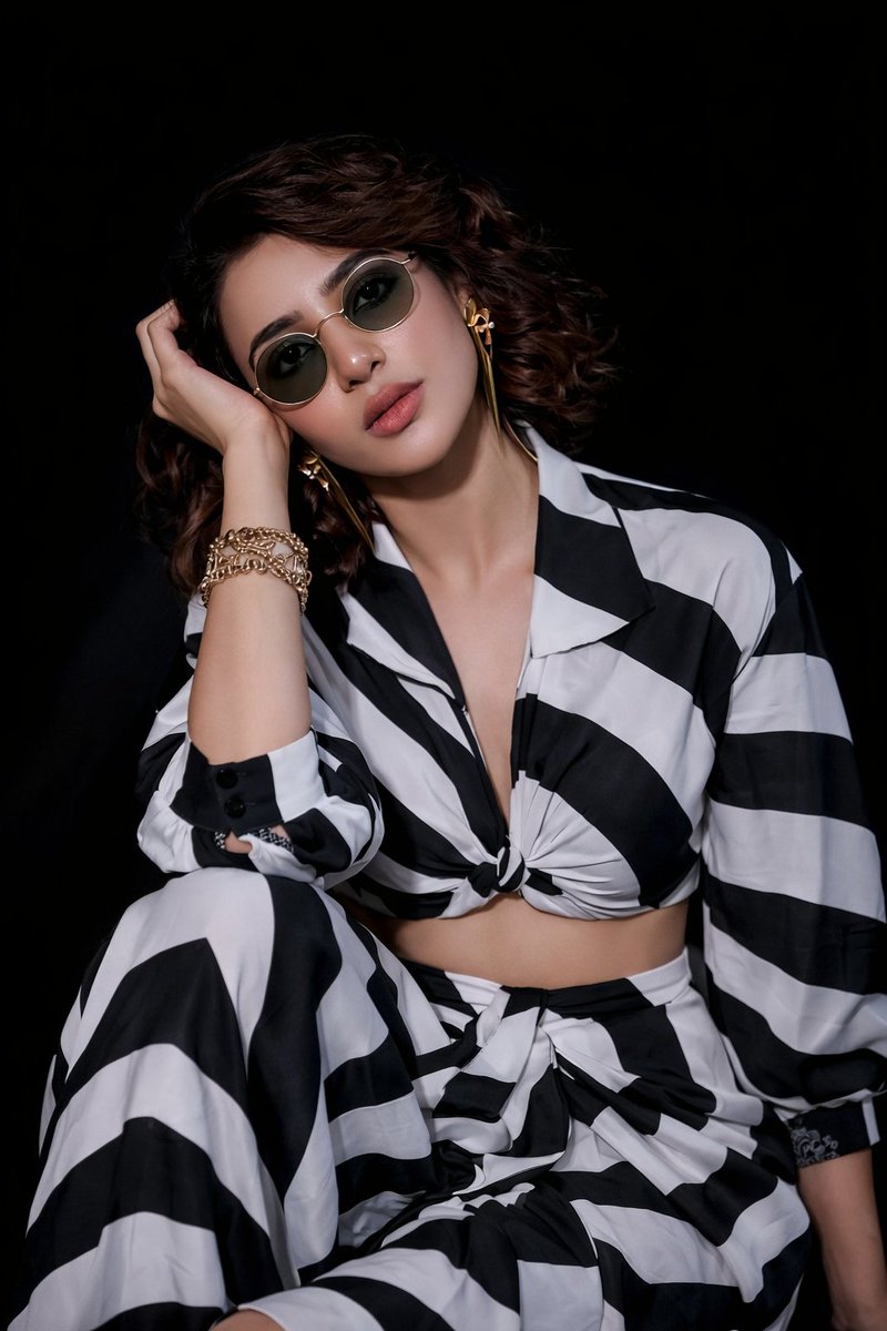 "image type": "high resolution studio fashion portrait", 2